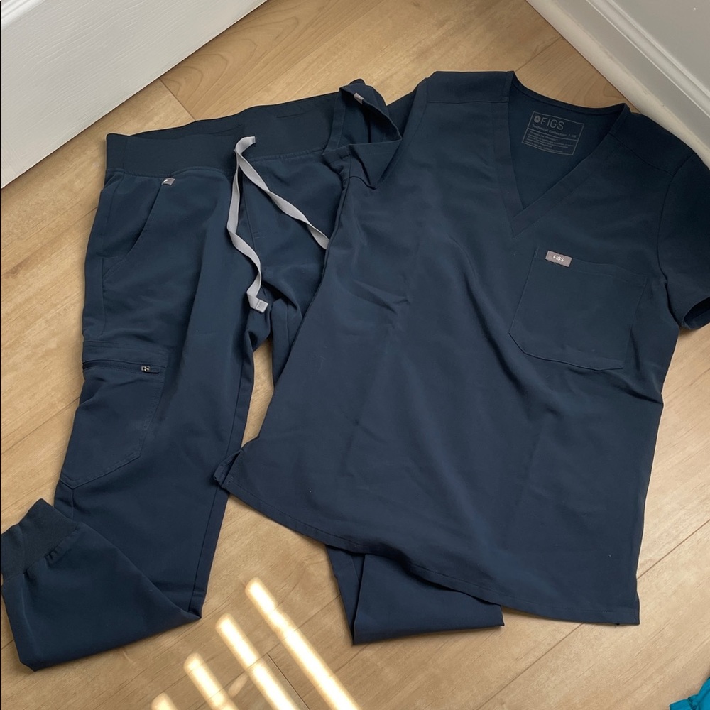 Figs women’s  Deep Blue Scrub set xs joggers and top